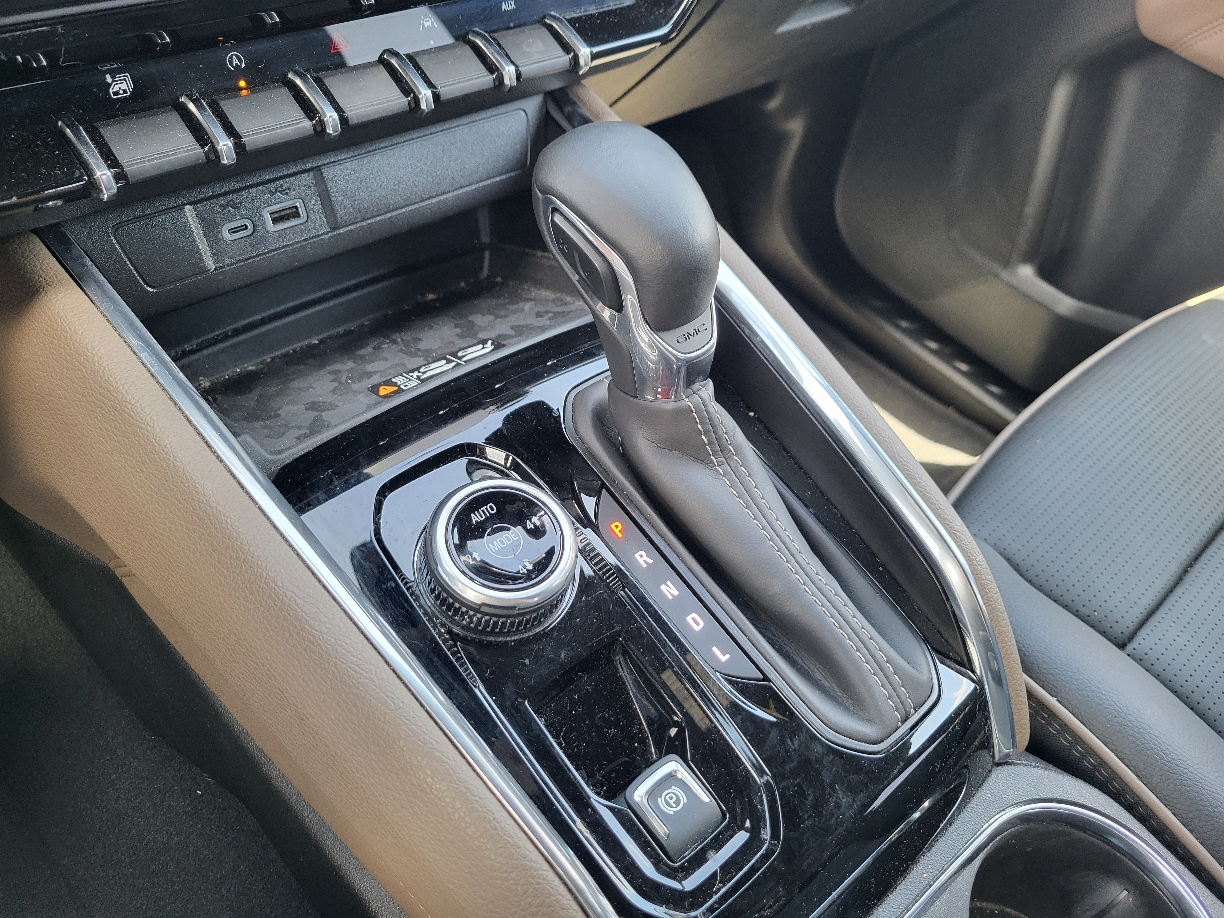 Certified 2025 GMC Canyon Denali AWD/4WD image 18