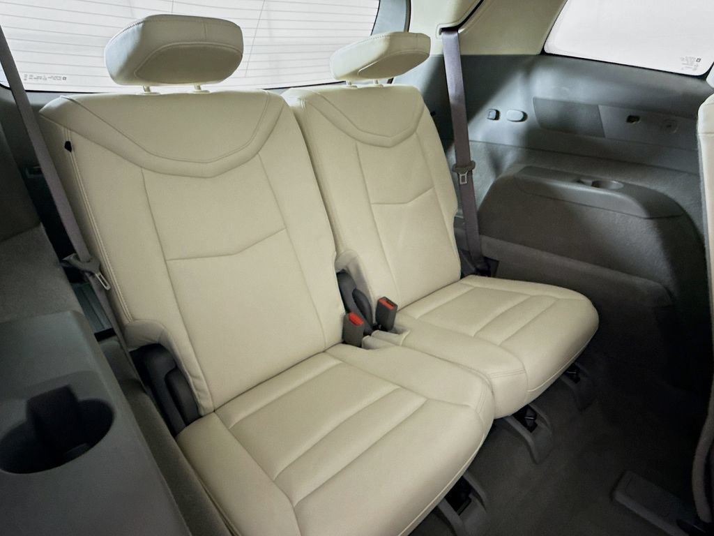 Used 2023 Cadillac XT6 Premium Luxury FWD image 28