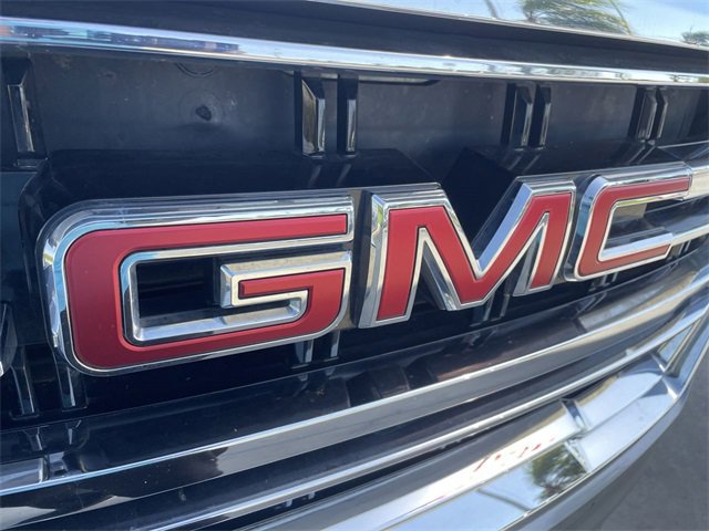 Used 2023 GMC Yukon SLT image 30