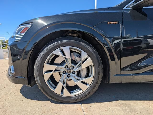 Used 2023 Audi e-tron Premium Plus AWD/4WD image 12