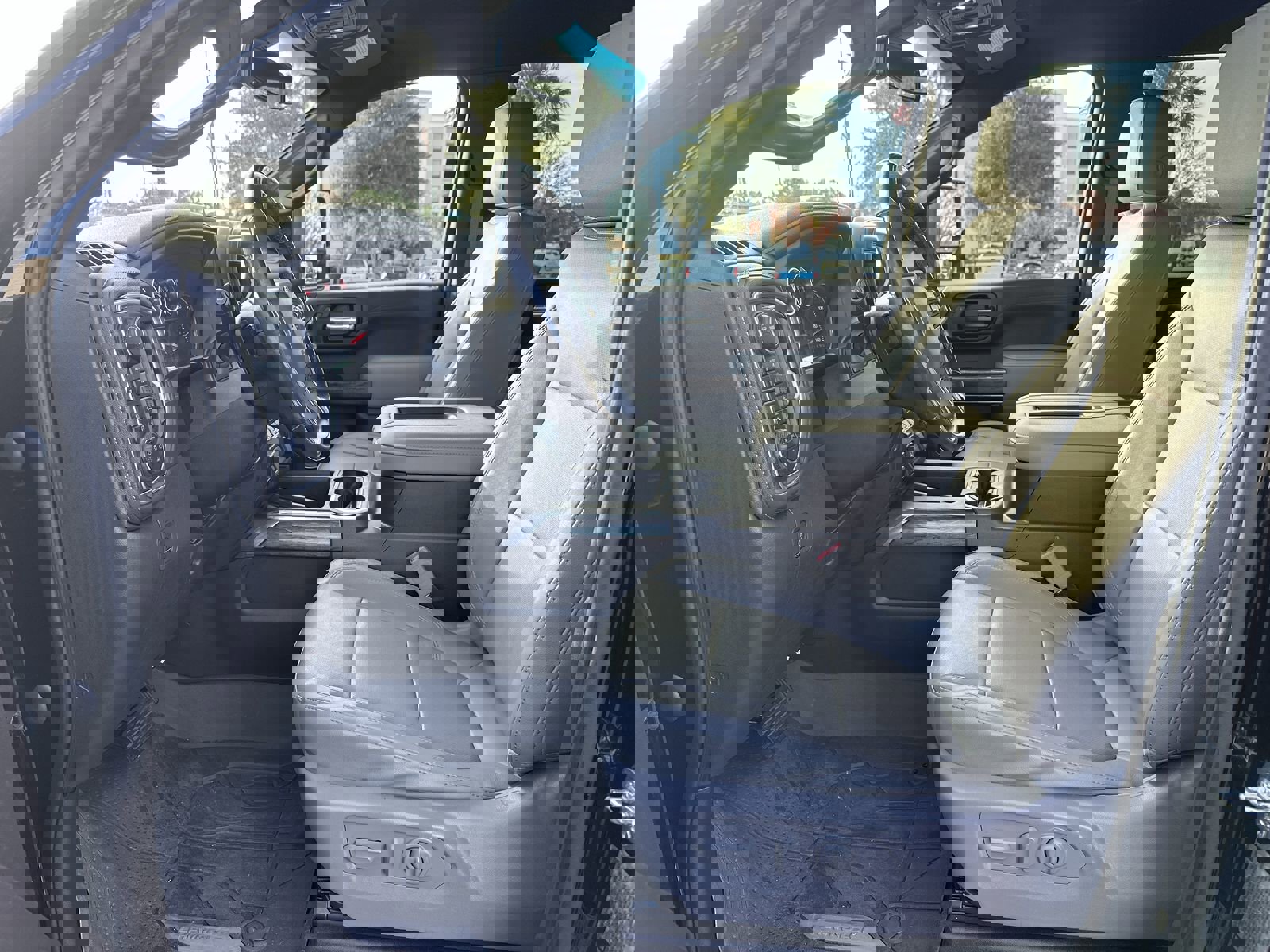 Used 2020 Chevrolet Silverado 3500 LTZ w/ LTZ Plus Package image 16