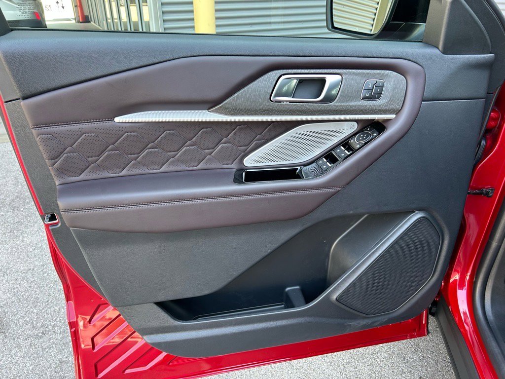 New 2025 Ford Explorer Platinum w/ Ultimate Package image 17