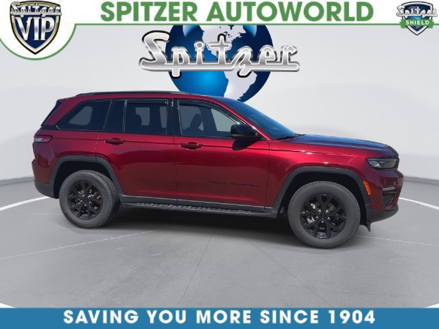 Used 2024 Jeep Grand Cherokee Altitude AWD/4WD image 4