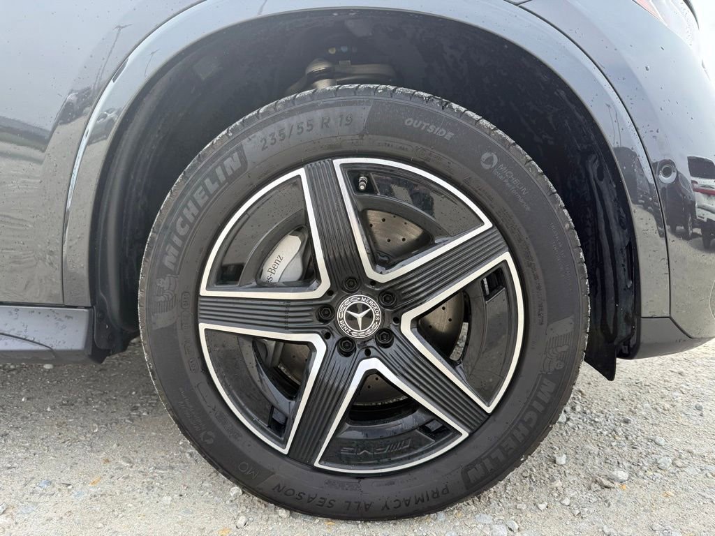 Used 2025 Mercedes-Benz GLC 300 4MATIC image 17
