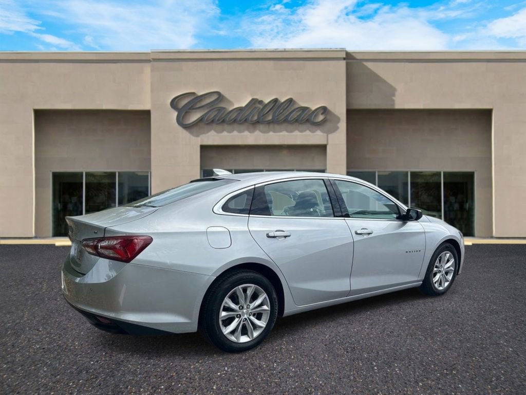 Used 2022 Chevrolet Malibu LT FWD image 3