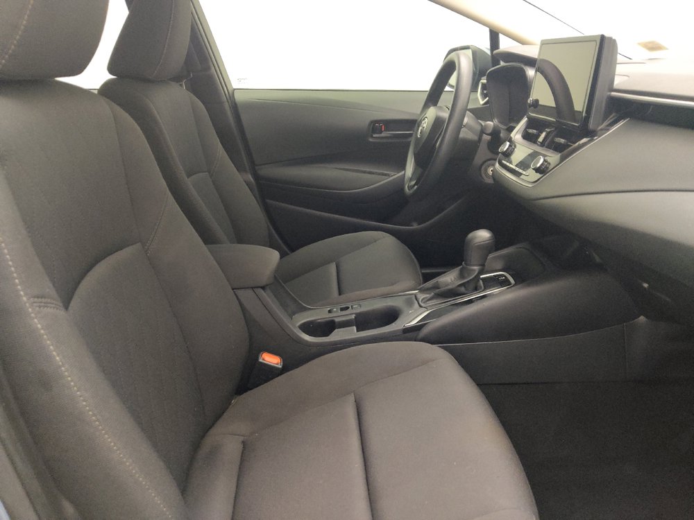Used 2025 Toyota Corolla LE FWD image 21