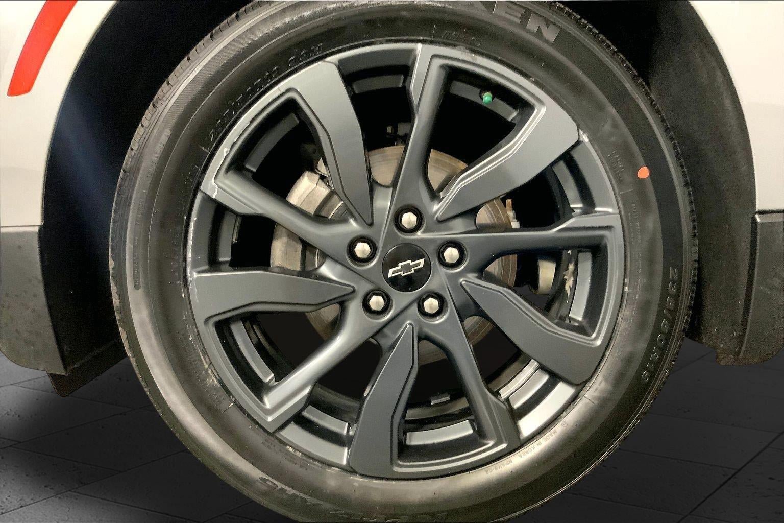 Used 2023 Chevrolet Equinox RS FWD image 9