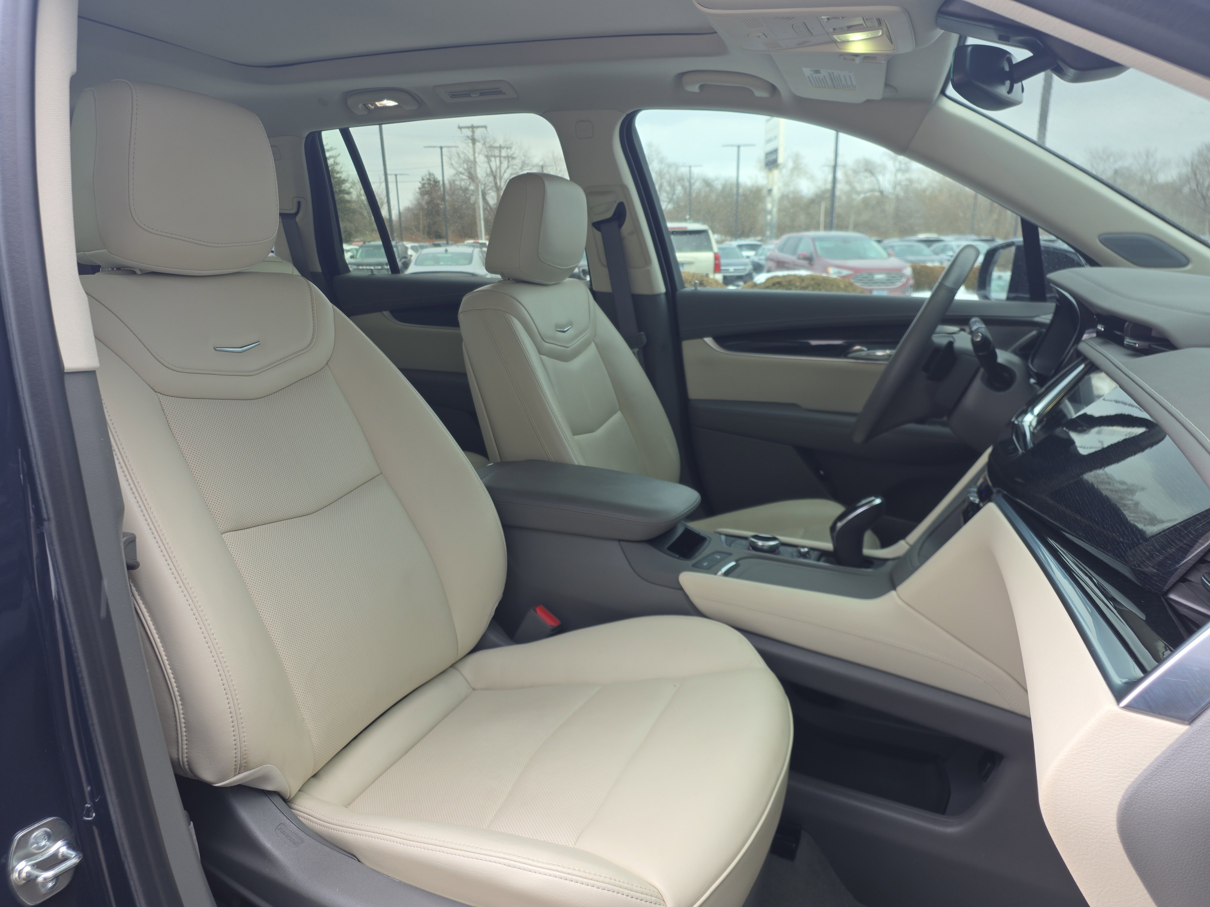 Certified 2025 Cadillac XT6 Premium Luxury image 33