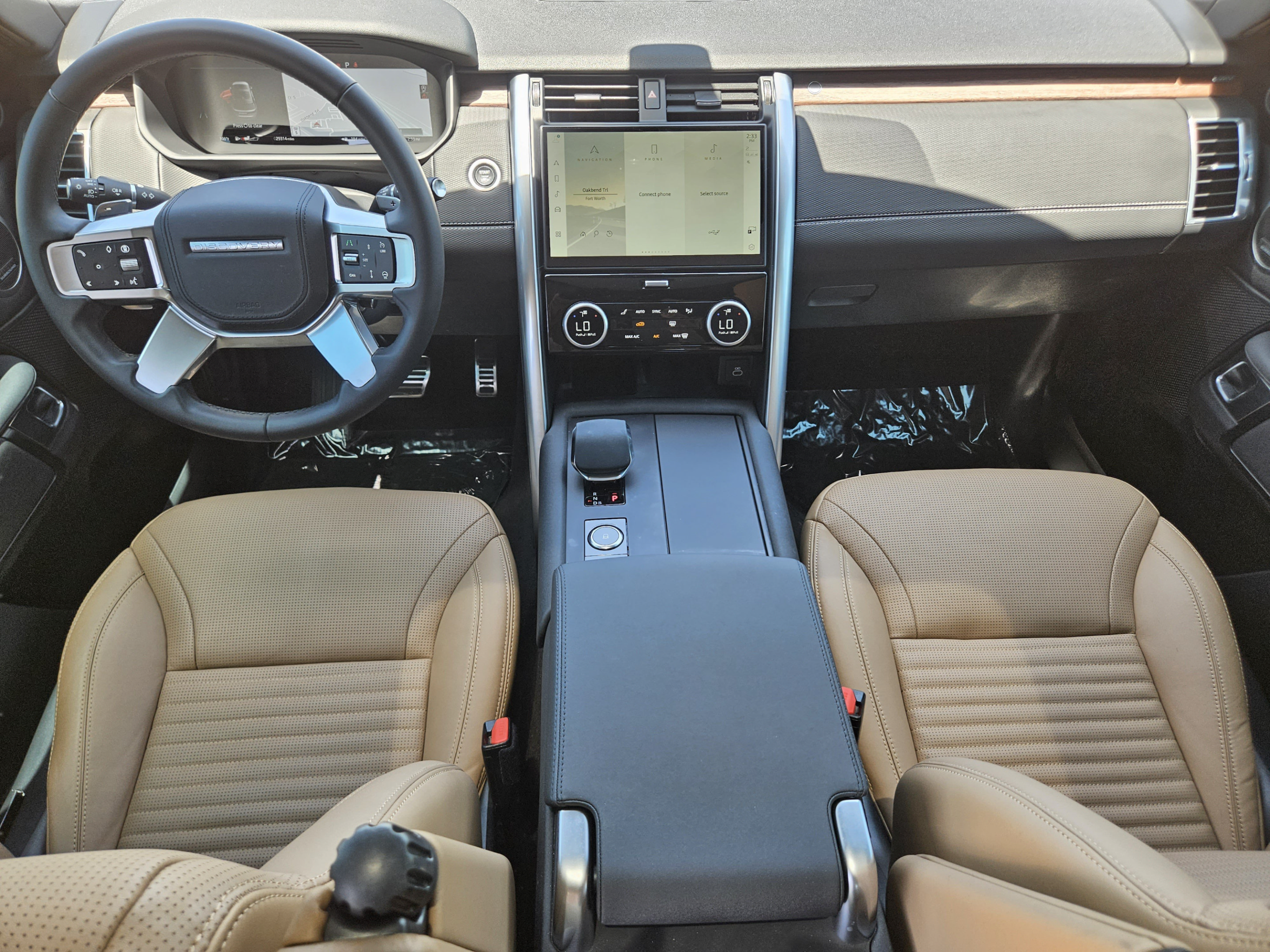 Used 2024 Land Rover Discovery Dynamic SE AWD/4WD image 22