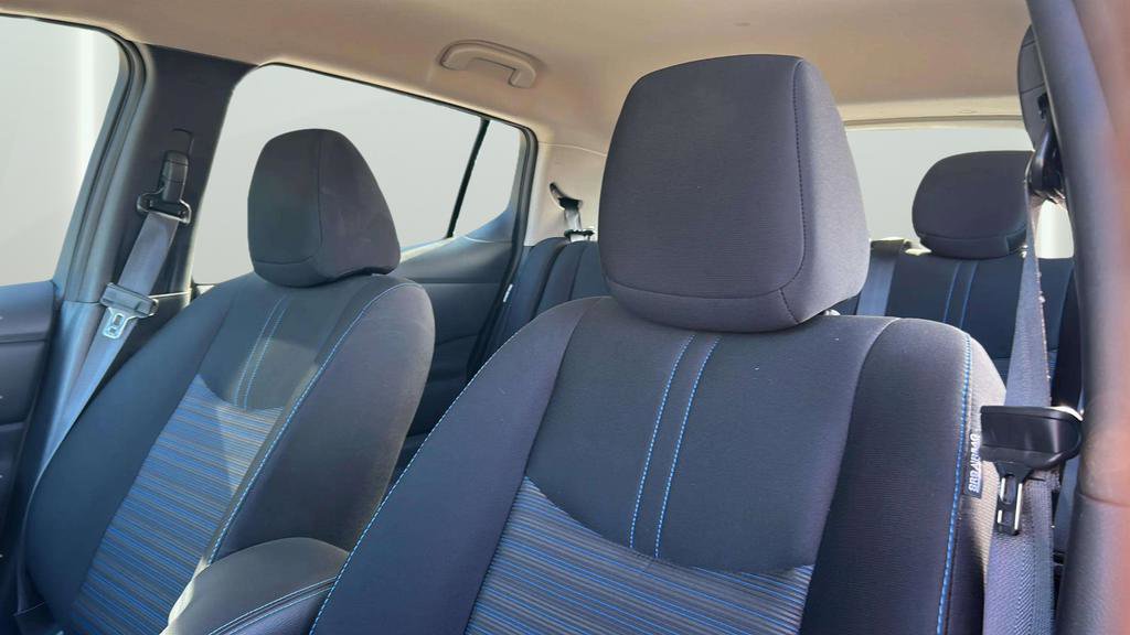 Used 2024 Nissan Leaf S image 33