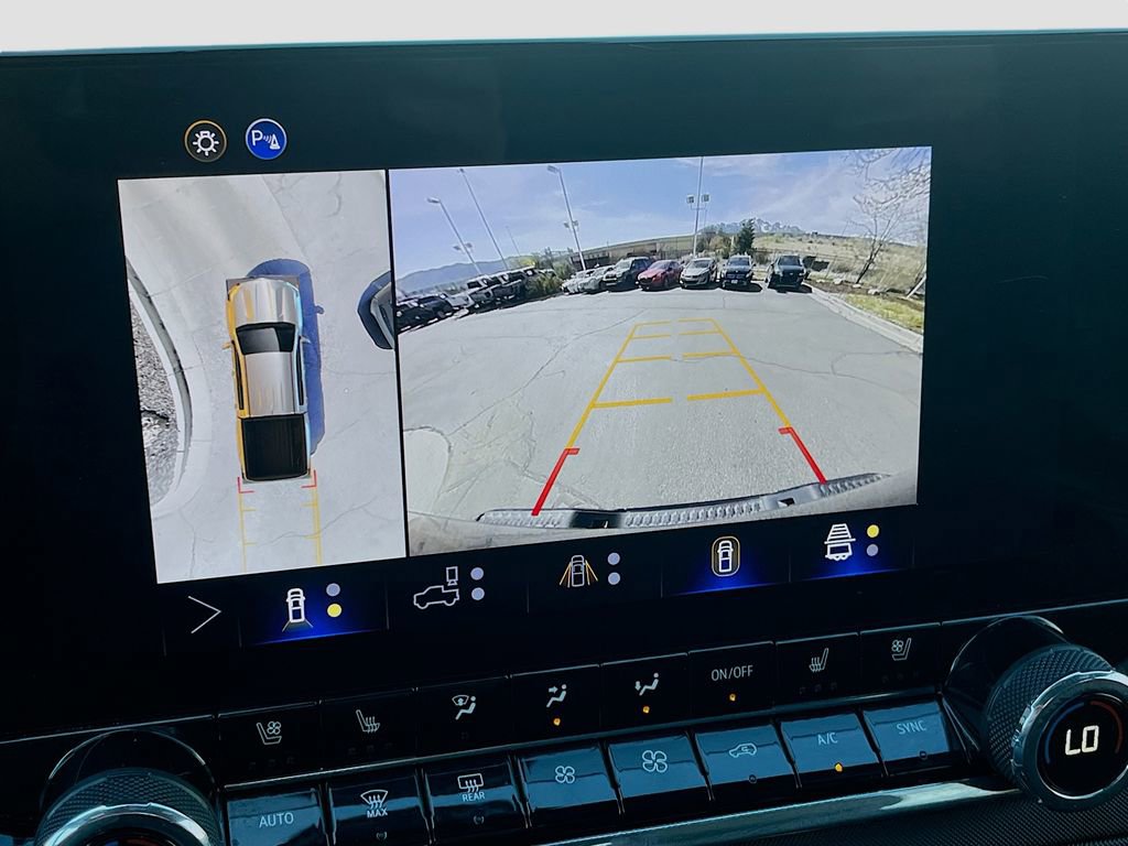 Used 2025 Chevrolet Colorado Z71 w/ Technology Package AWD/4WD image 14