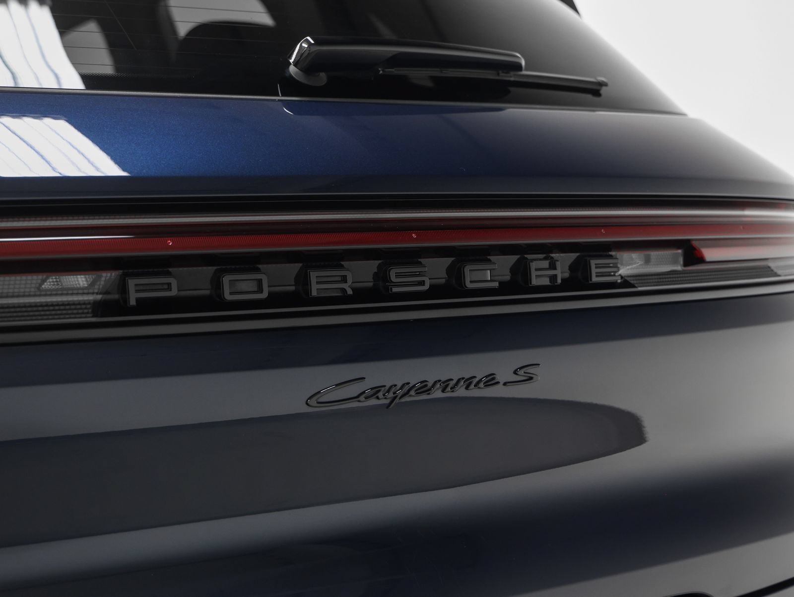 Certified 2024 Porsche Cayenne S w/ Premium Package Plus AWD/4WD image 20