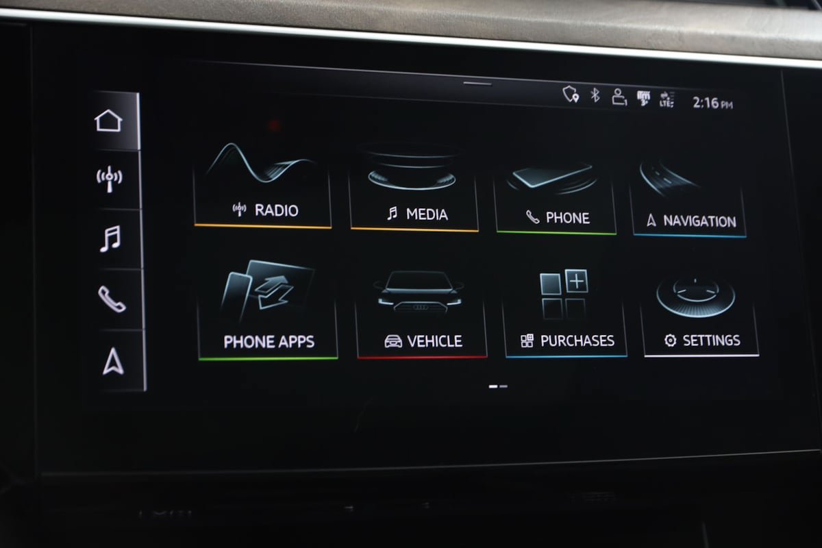Used 2020 Audi e-tron Premium Plus AWD/4WD image 31