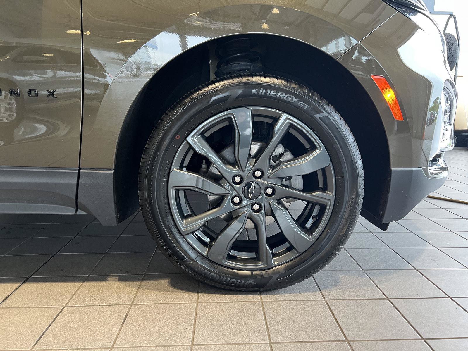 Used 2024 Chevrolet Equinox RS AWD/4WD image 13