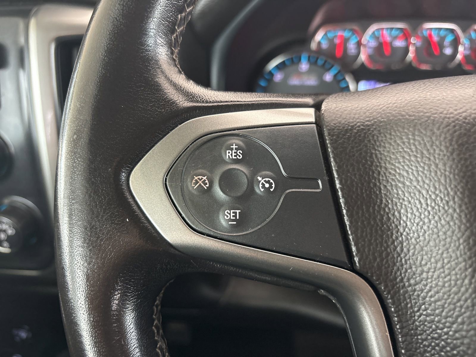 Used 2018 Chevrolet Silverado 1500 LT w/ All Star Edition image 24