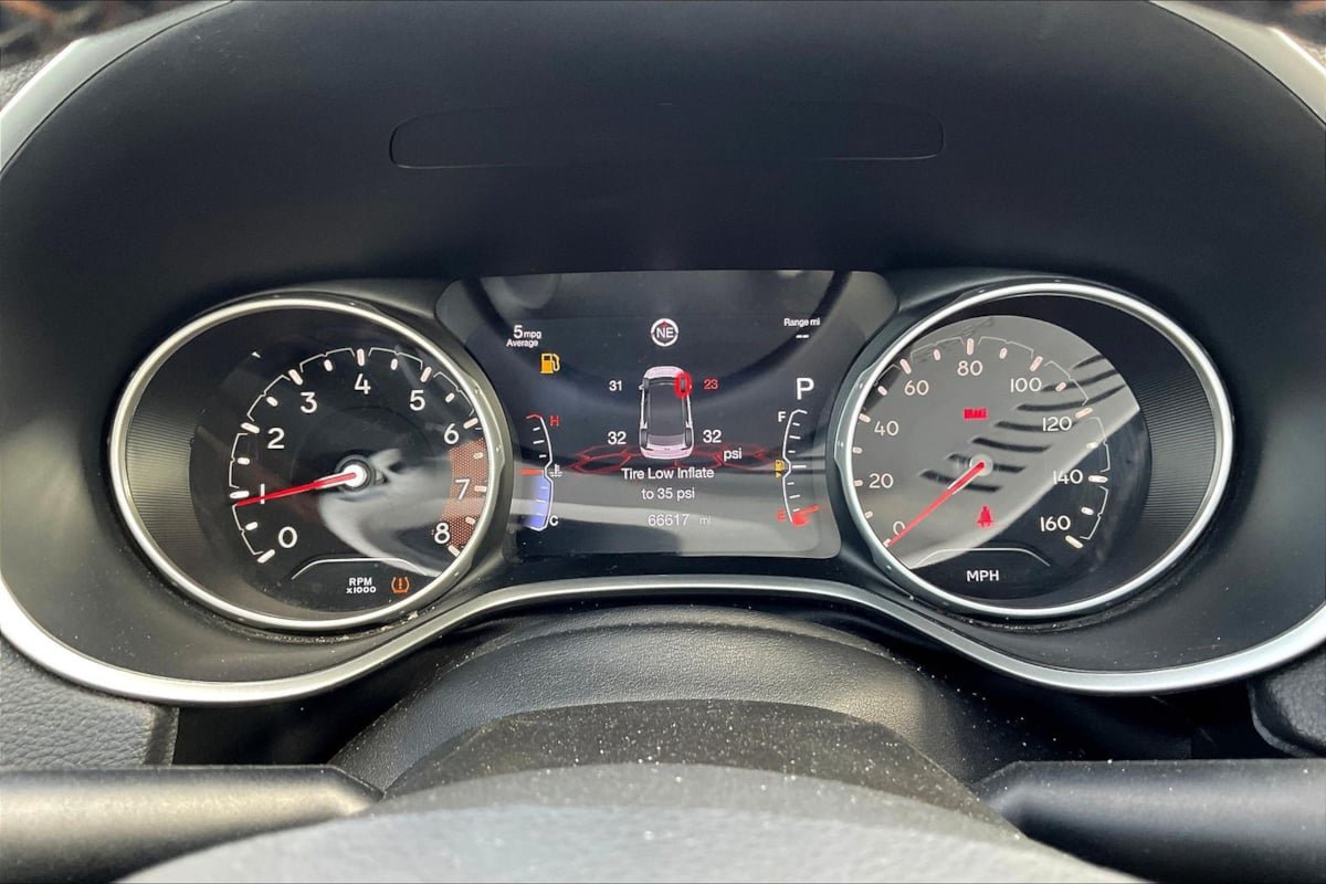 Used 2019 Jeep Compass Latitude w/ Popular Equipment Group FWD image 20