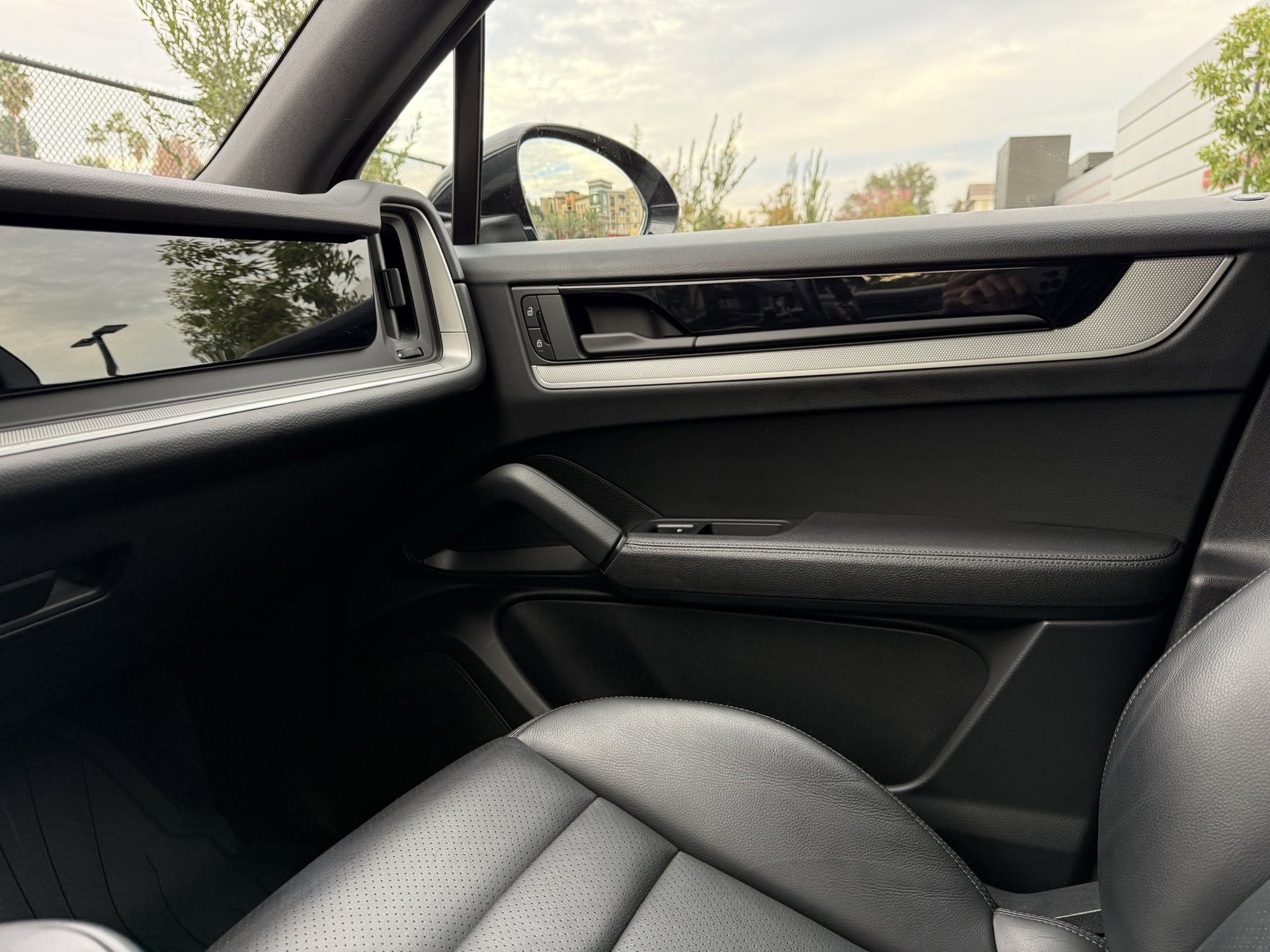 Certified 2024 Porsche Cayenne image 23