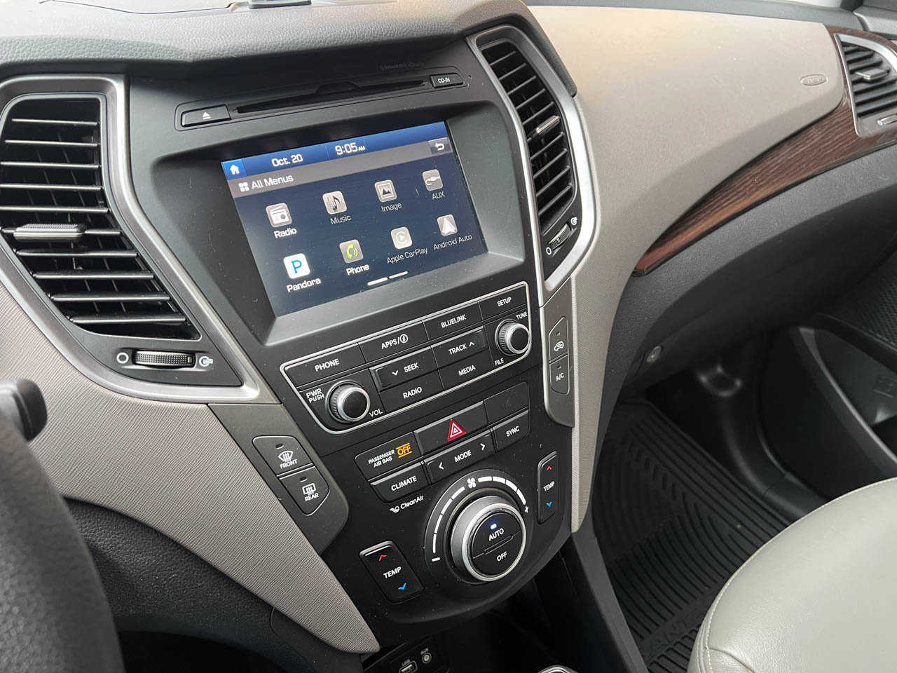 Used 2017 Hyundai Santa Fe Sport image 20