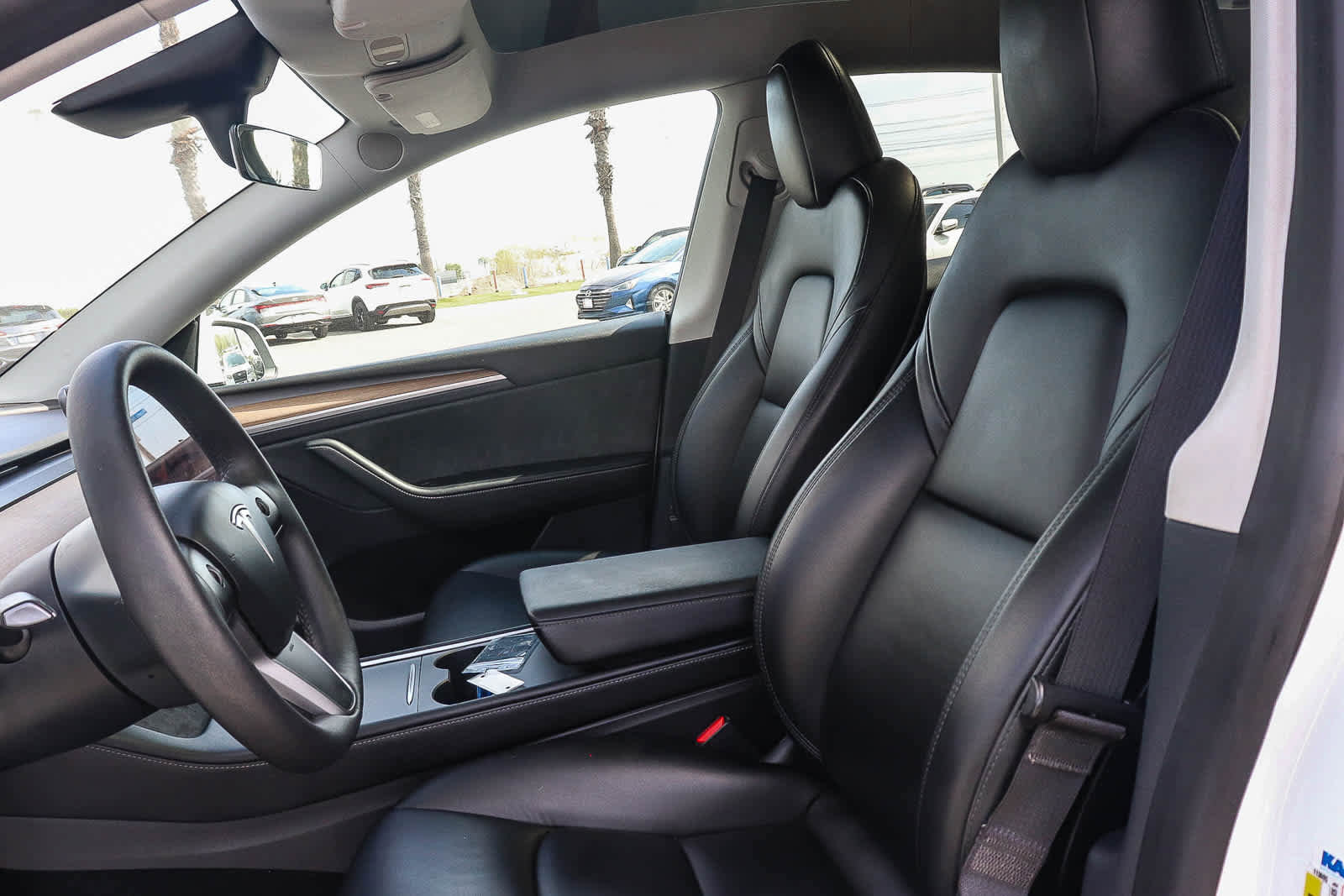 Used 2023 Tesla Model Y Long Range image 17