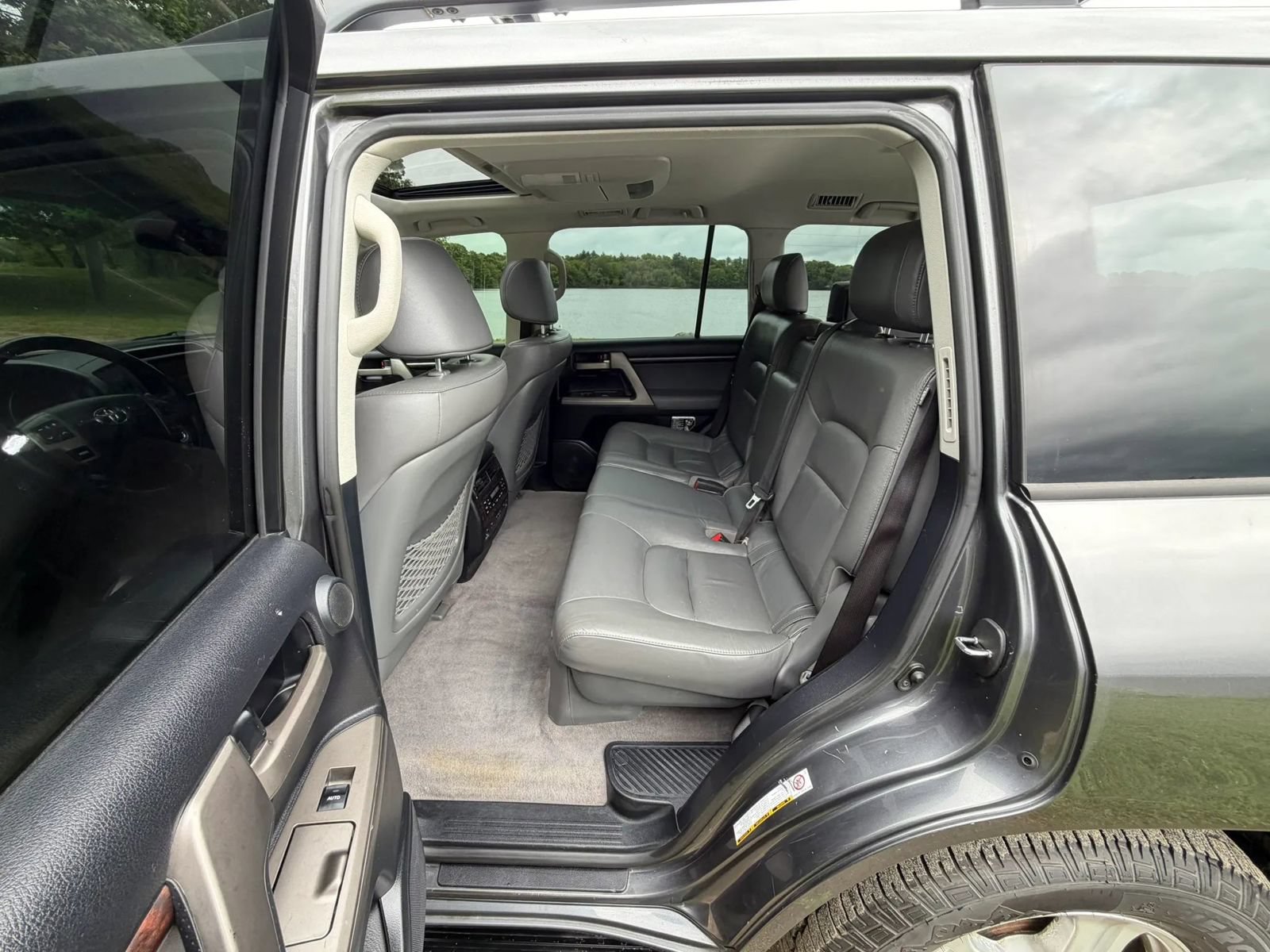 Used 2011 Toyota Land Cruiser w/ Upgrade Pkg AWD/4WD image 50