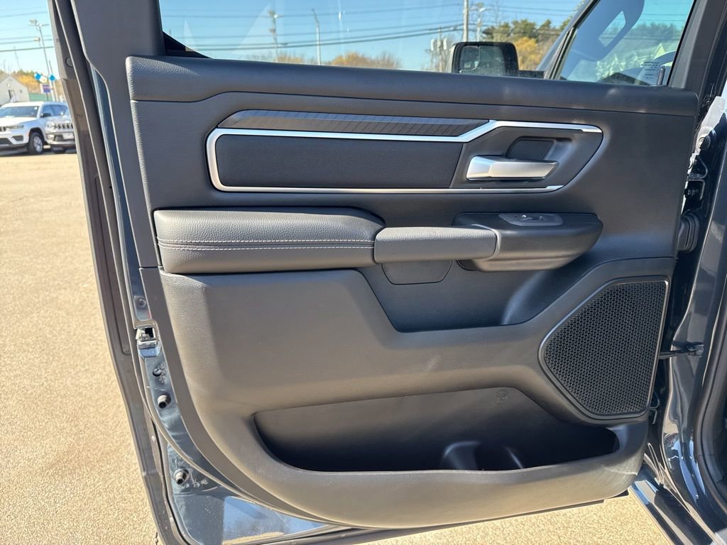 New 2026 RAM 1500 4x4 Crew Cab image 25