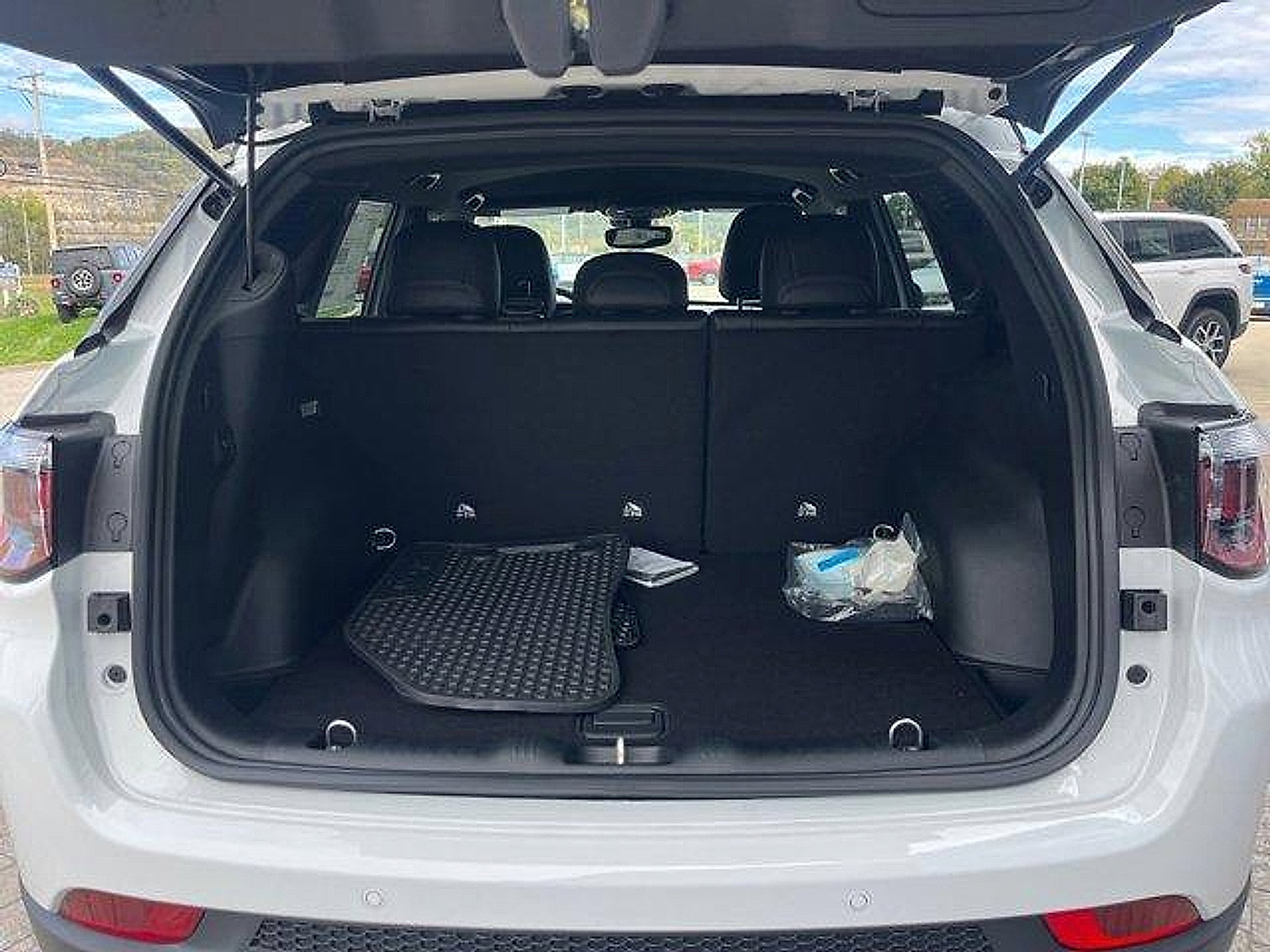 New 2026 Jeep Compass Trailhawk image 16