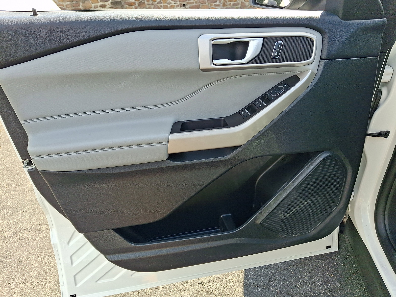 Certified 2023 Ford Explorer XLT w/ Equipment Group 202A image 14