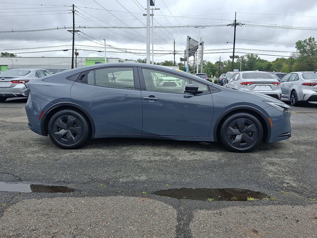 Used 2025 Toyota Prius LE FWD image 25