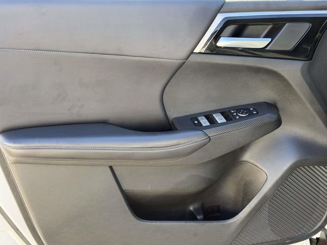 Used 2023 Mitsubishi Outlander SE image 22