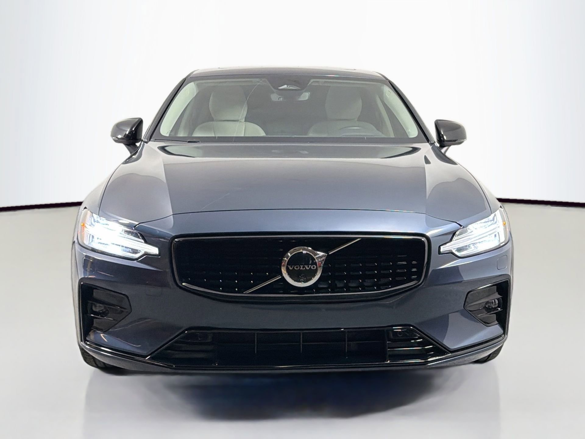 Certified 2024 Volvo S60 B5 Ultimate w/ Climate Package image 2