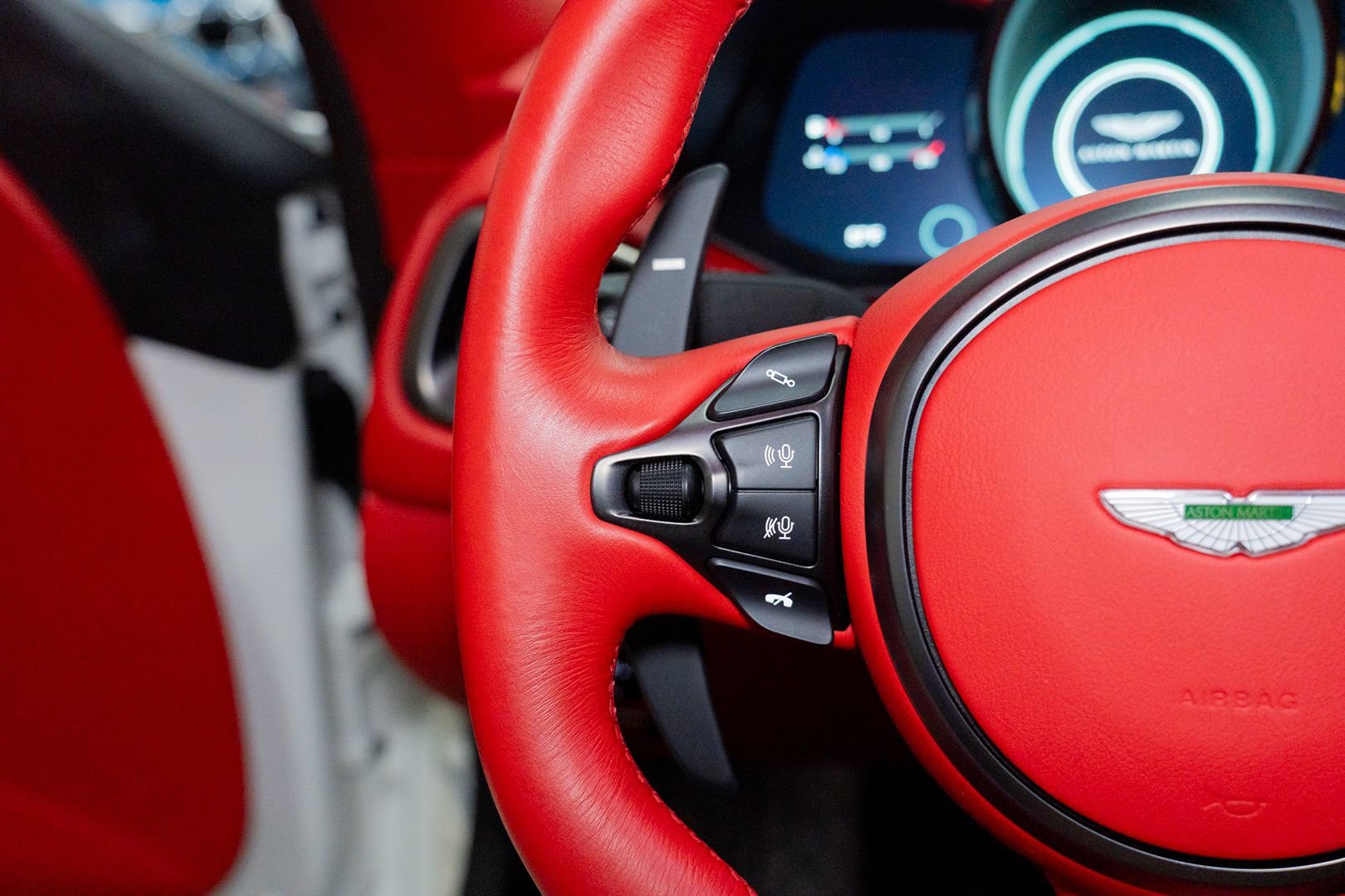Used 2019 Aston Martin V8 Vantage Coupe RWD image 34
