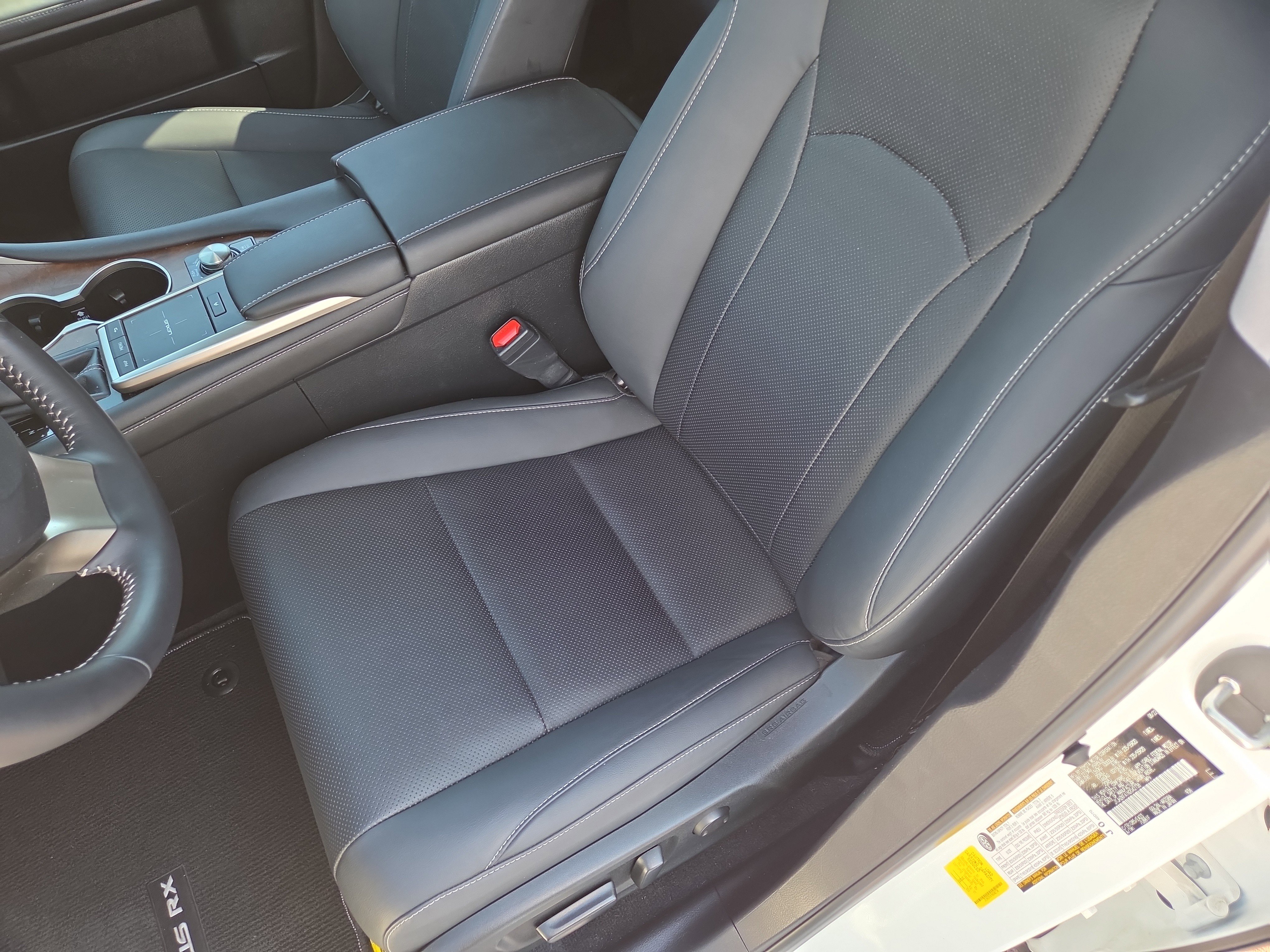 Certified 2022 Lexus RX 350L Premium w/ Premium Package image 13