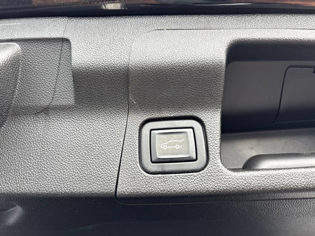 Used 2022 GMC Acadia AT4 w/ Technology Package AWD/4WD image 29