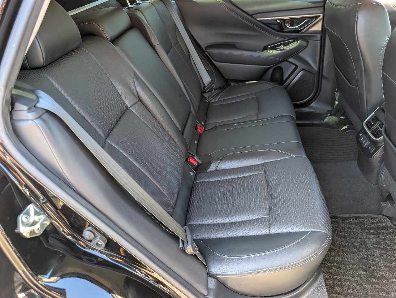 Used 2020 Subaru Outback Limited AWD/4WD image 5