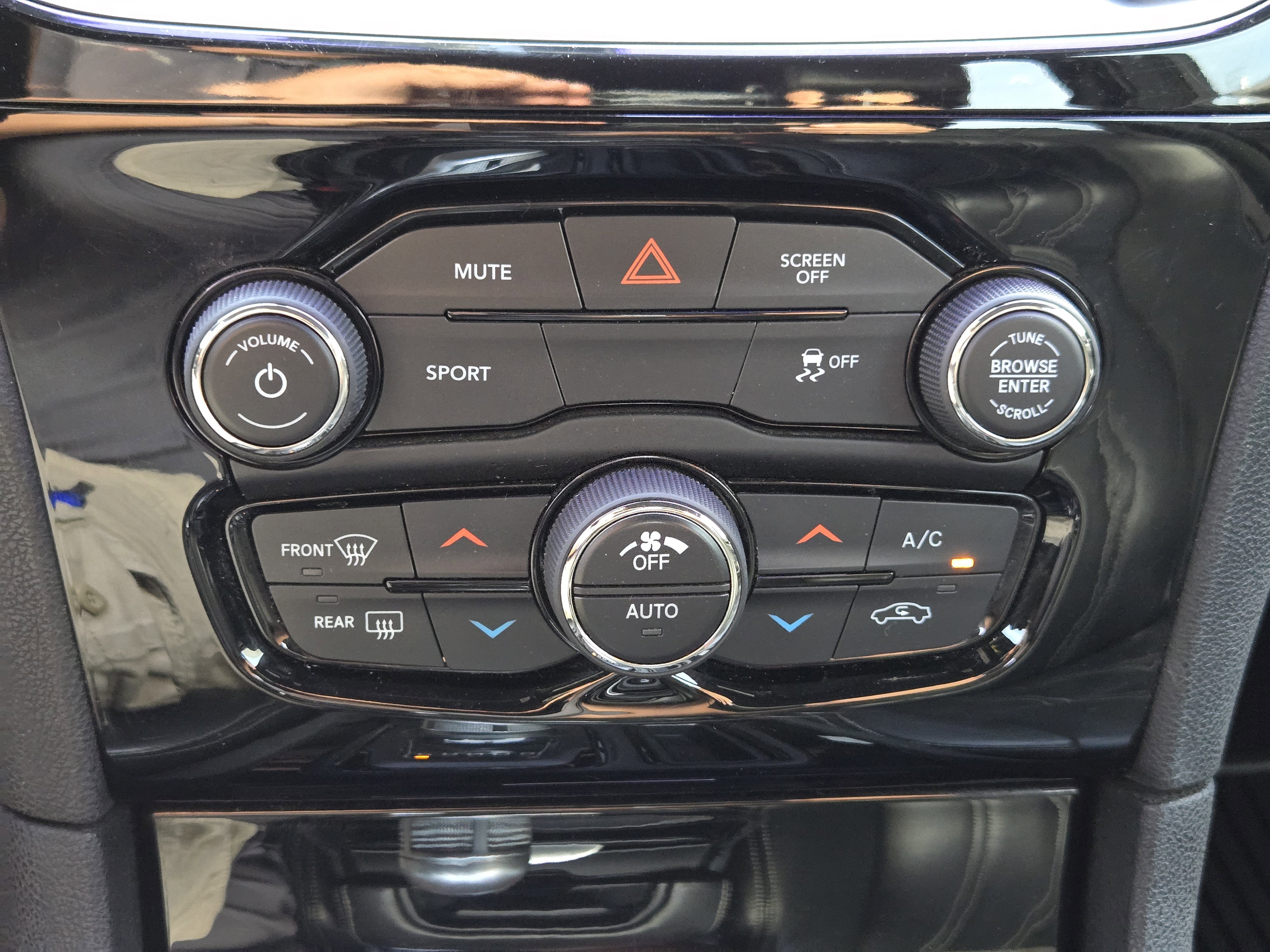 Used 2019 Chrysler 300 S image 19