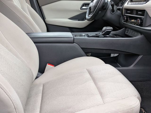 Used 2025 Nissan Rogue SV FWD image 30
