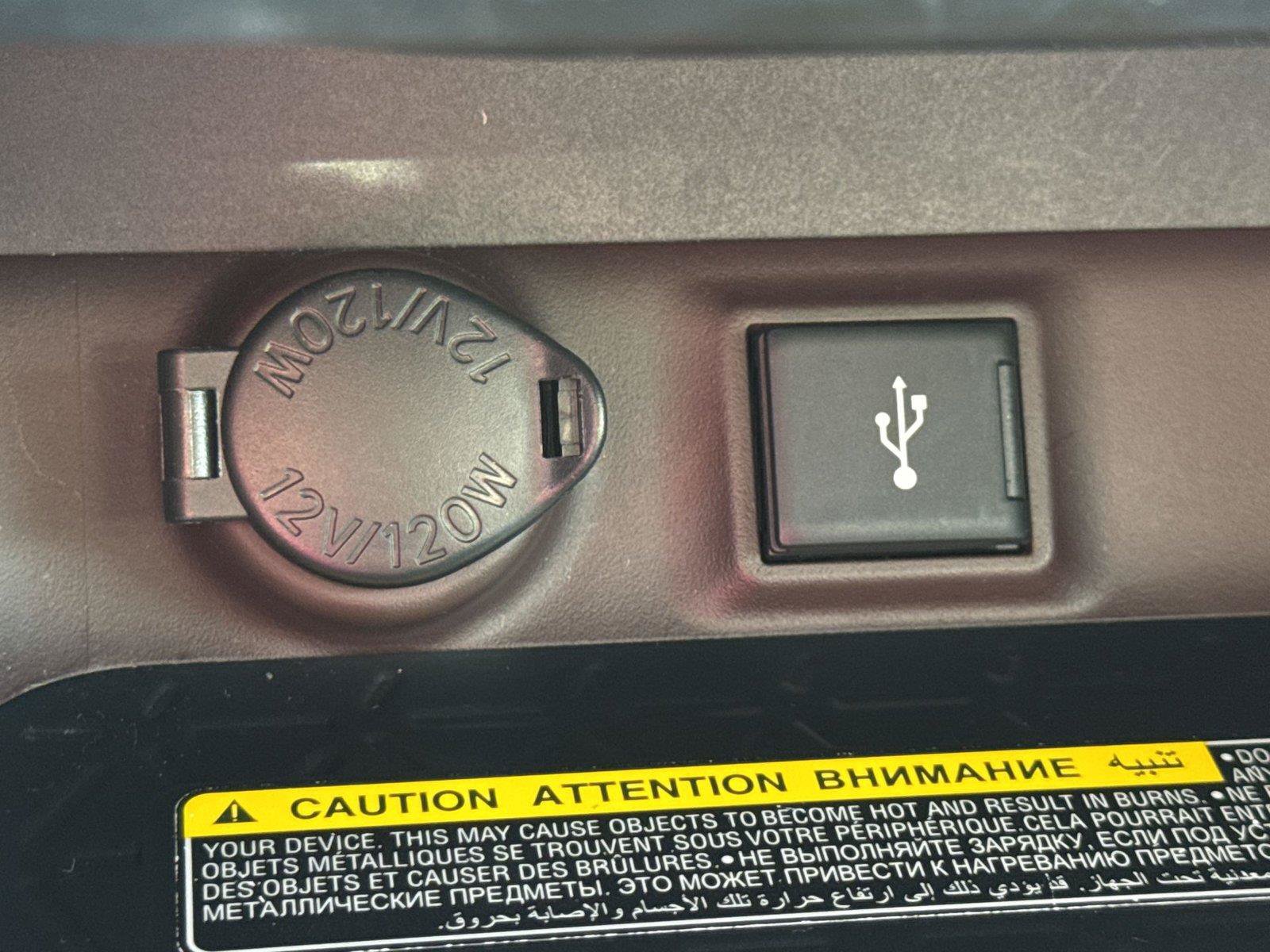 Used 2020 Toyota RAV4 Limited AWD/4WD image 38