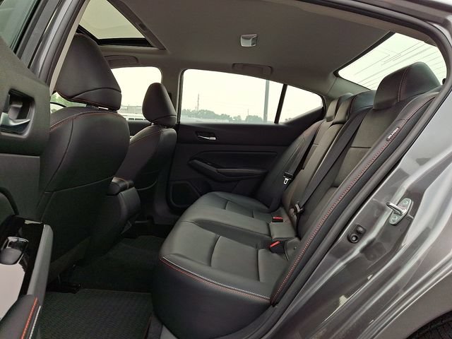 Used 2023 Nissan Altima 2.5 SR w/ SR Premium Package AWD/4WD image 13