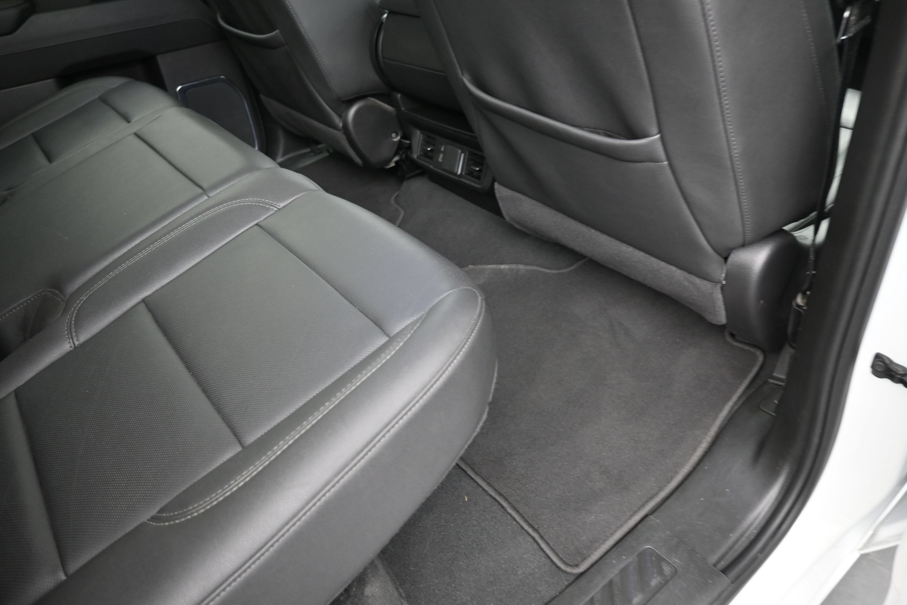 Used 2025 GMC Sierra 1500 SLT RWD image 21