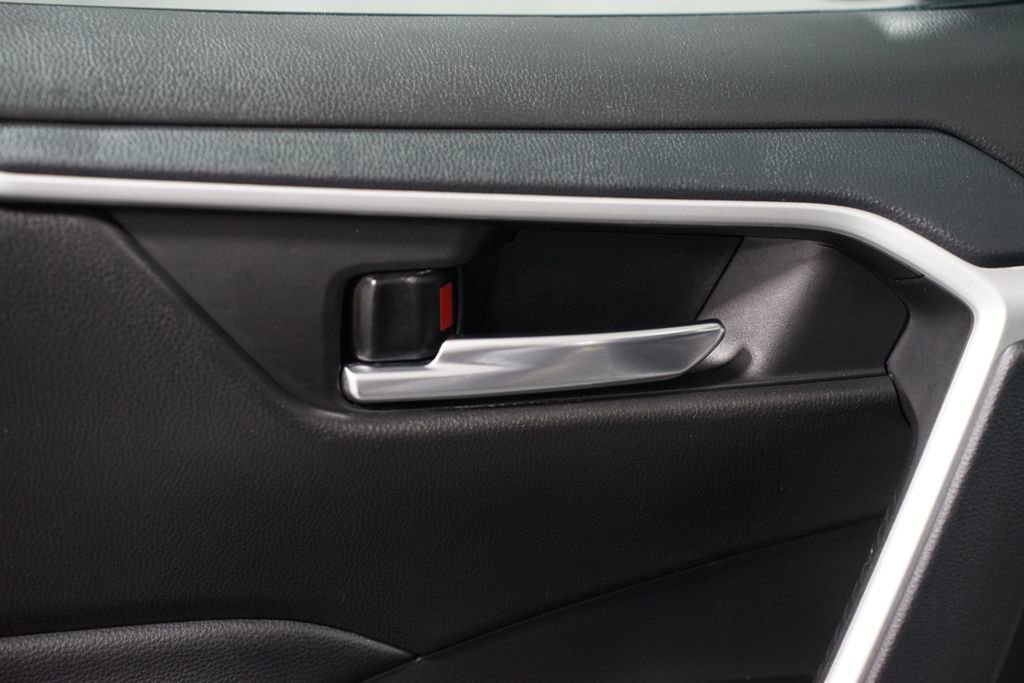 Certified 2025 Toyota RAV4 XLE image 32