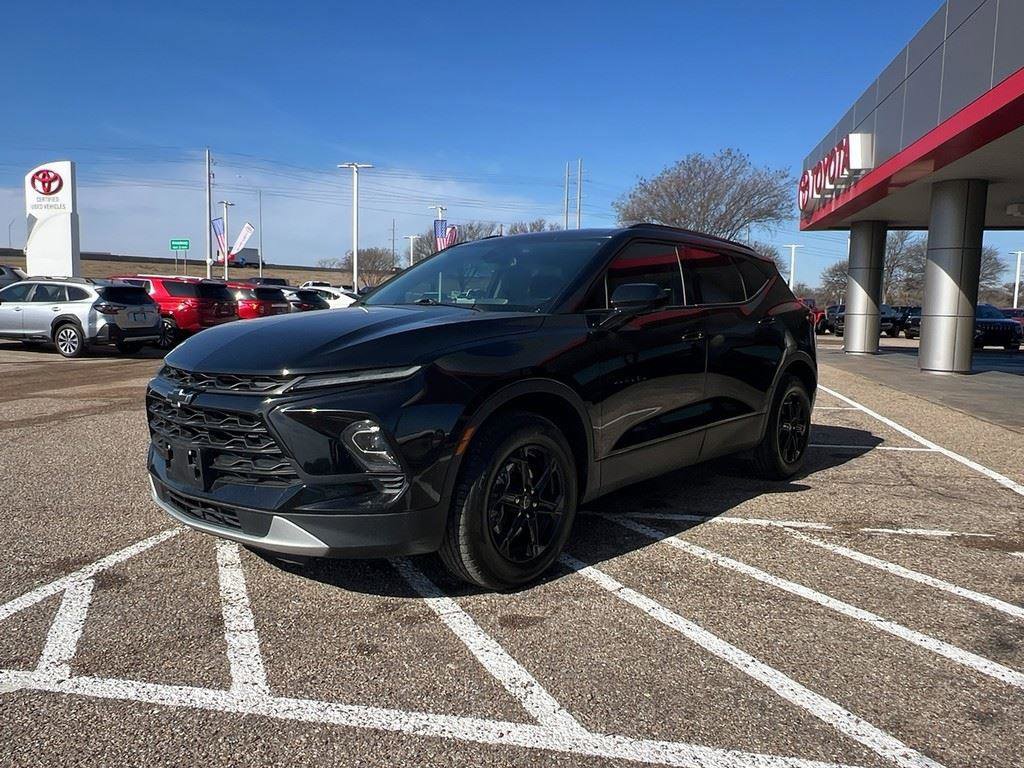 Used 2023 Chevrolet Blazer LT w/ Convenience Package image 2