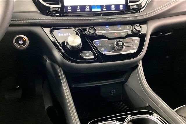 New 2027 Chrysler Pacifica Limited w/ S Appearance Package AWD/4WD image 7