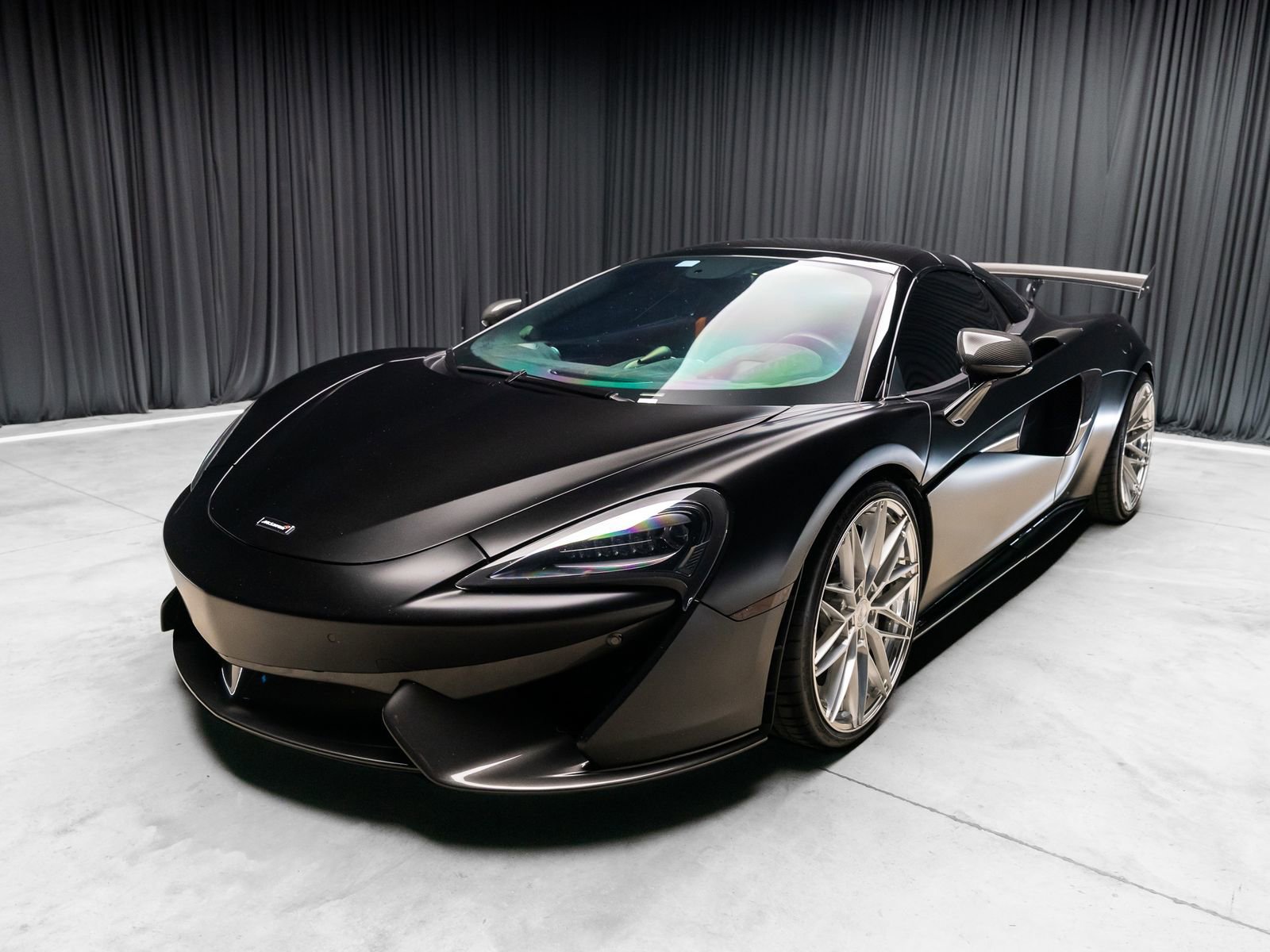 Used 2018 McLaren 570S Spider RWD image 12