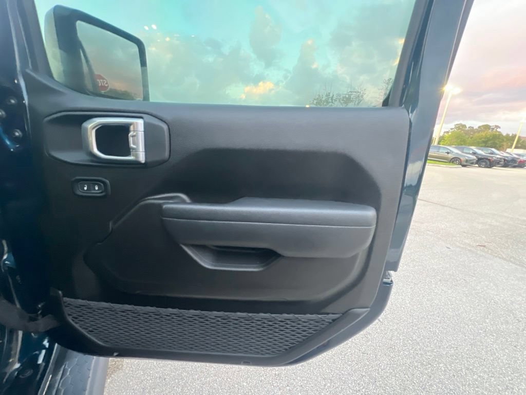 Used 2025 Jeep Wrangler Sport AWD/4WD image 20