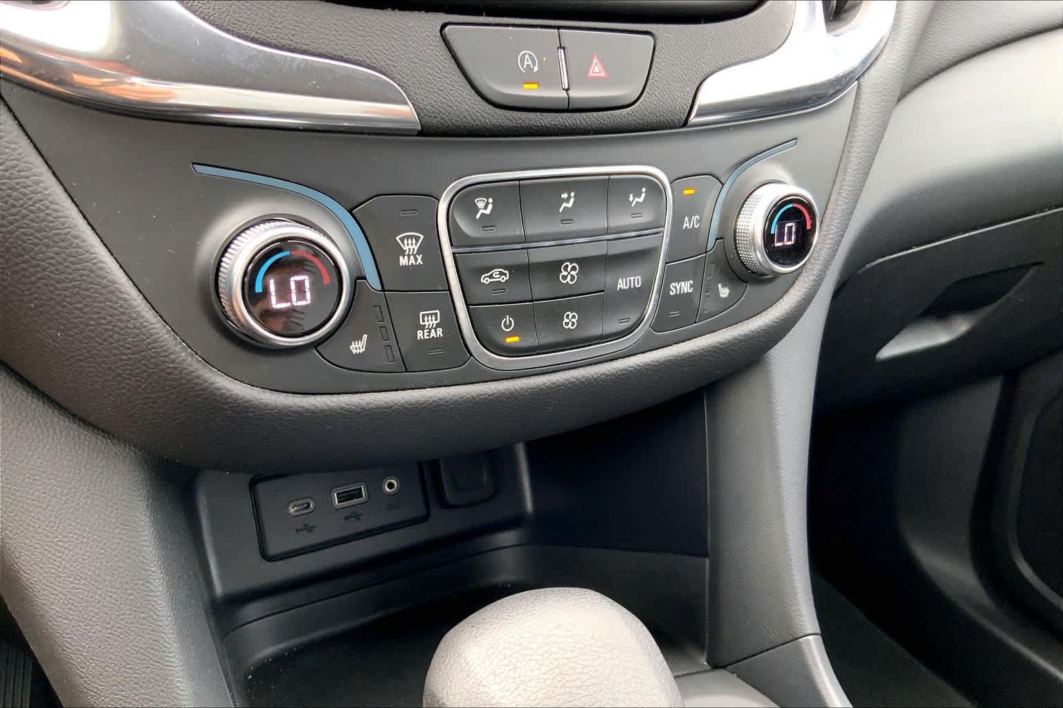 Certified 2024 Chevrolet Equinox LT FWD image 35