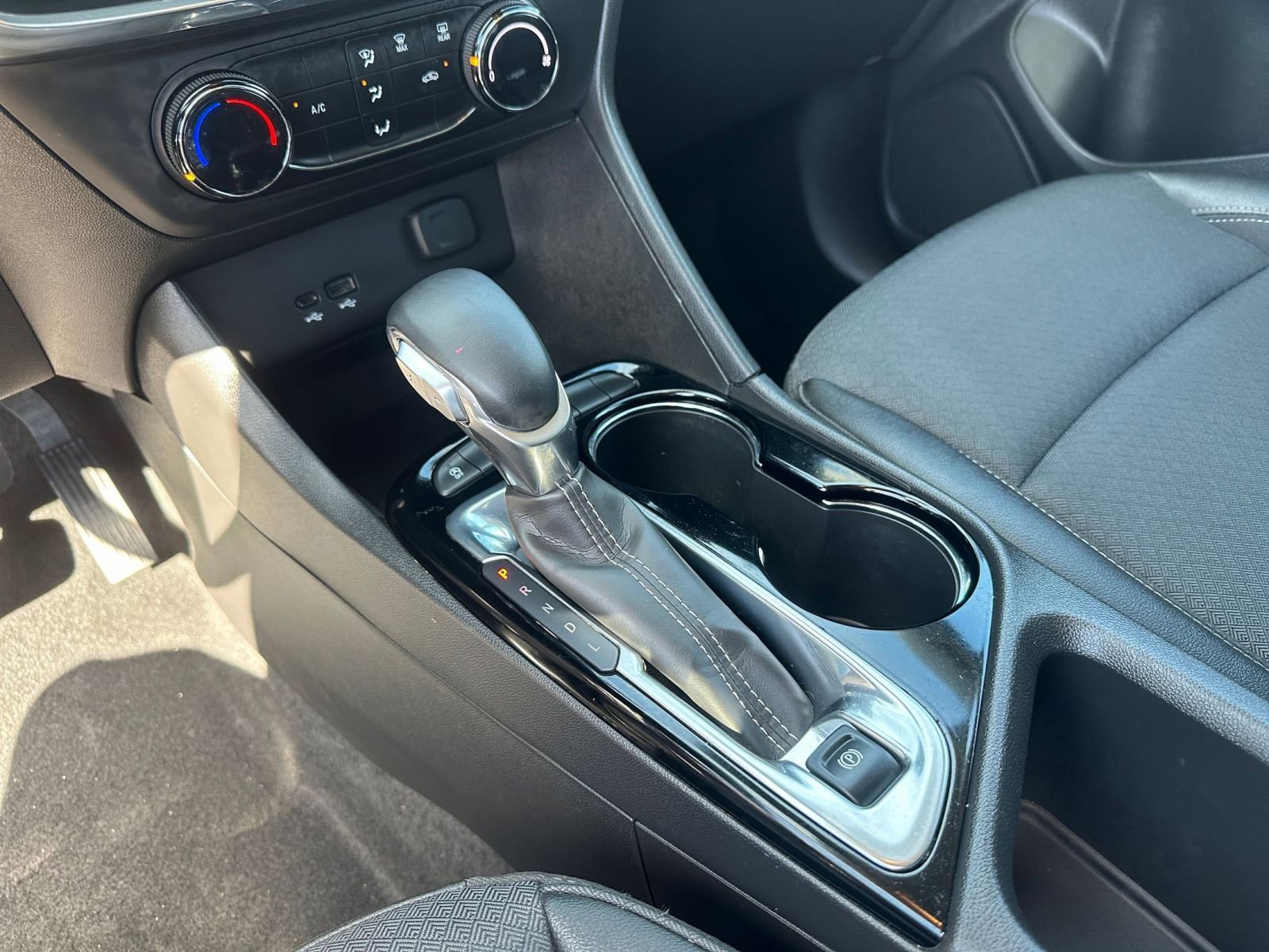 Used 2025 Buick Encore GX Preferred image 40