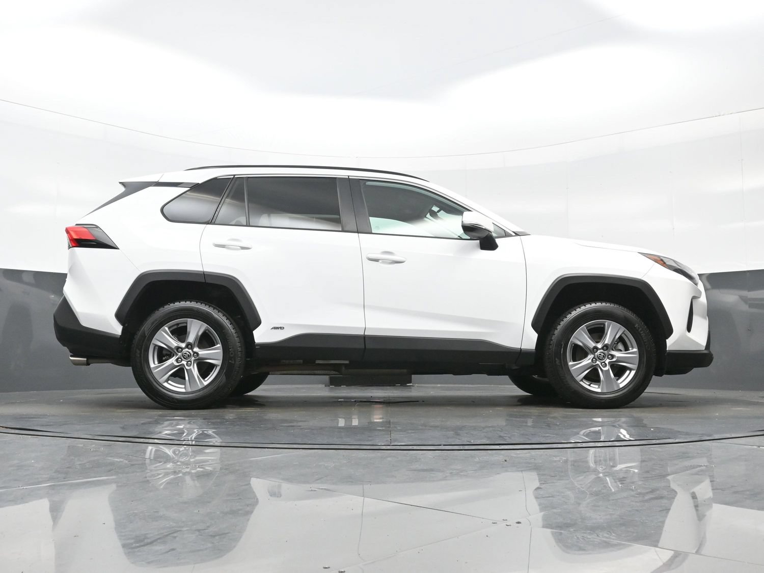 Used 2022 Toyota RAV4 XLE AWD/4WD image 33