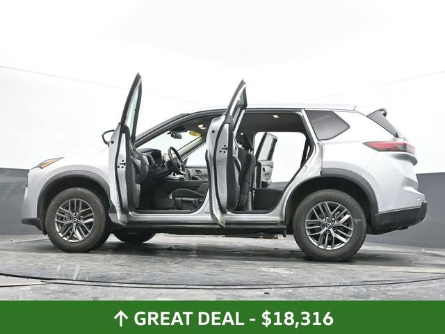 Used 2024 Nissan Rogue S image 70