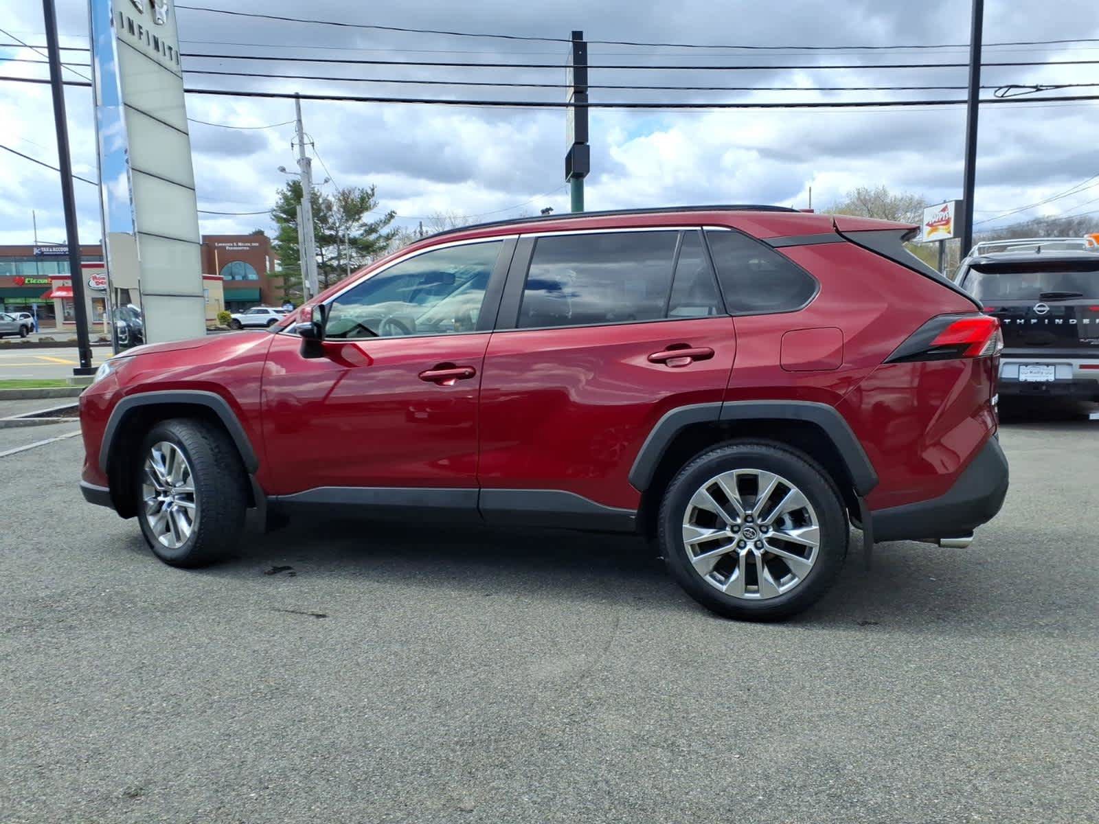 Used 2019 Toyota RAV4 XLE Premium w/ Cold Weather Package AWD/4WD image 8
