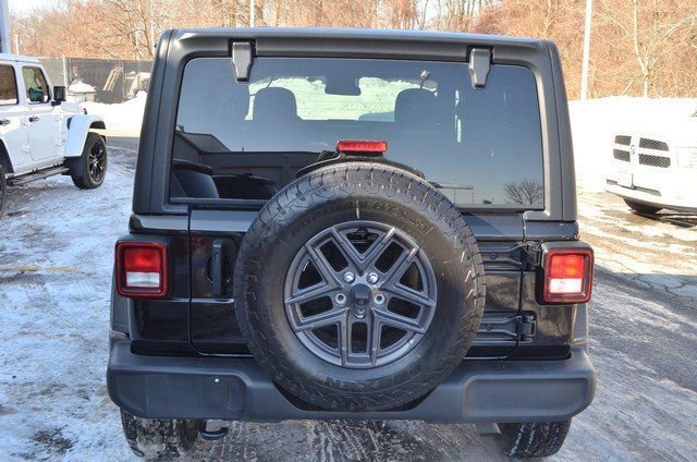 Used 2024 Jeep Wrangler Sport S image 7